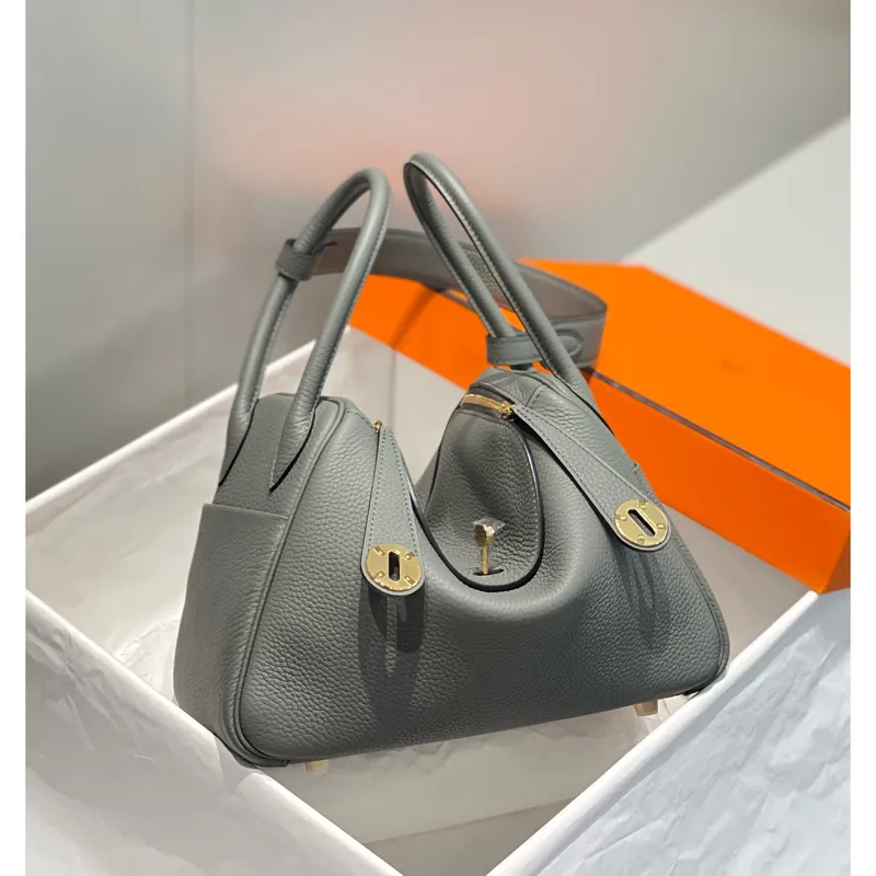 Hermes Lindy 26cm Taška v kůži Gris Meyer Clemence s GHW