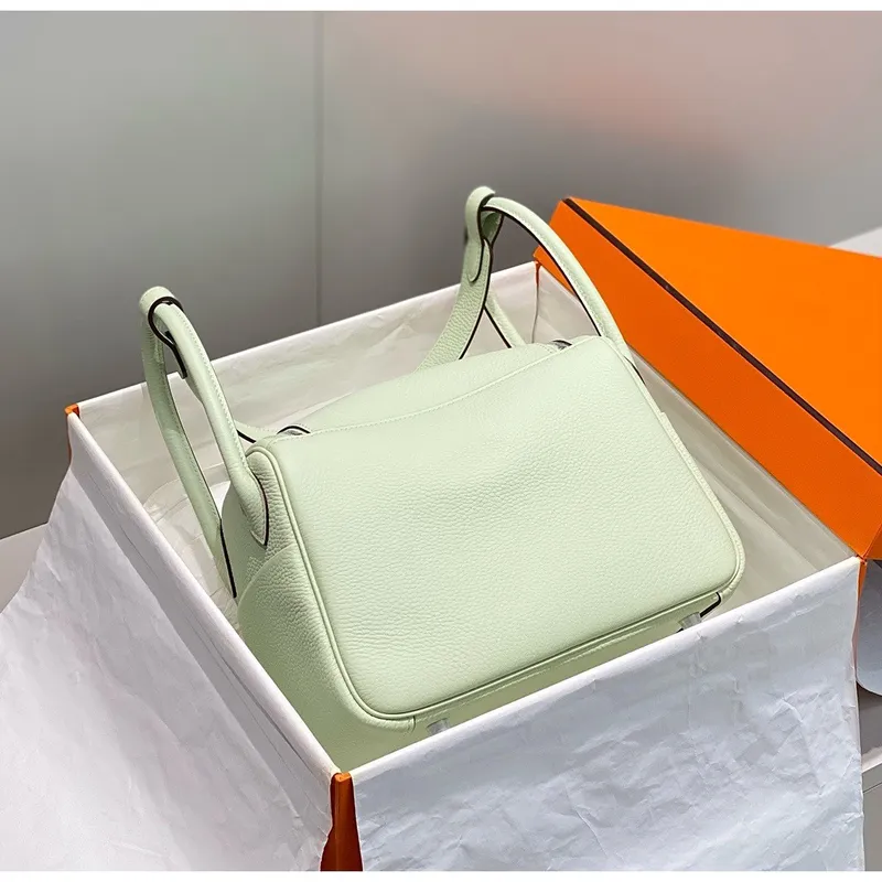 Hermes Lindy 26cm Taška v kůži Clemence v odstínu Vert Fizz s GHW