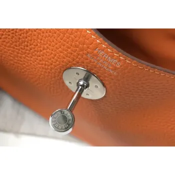 Hermes Lindy 26cm Taška v oranžovém Clemence s PHW
