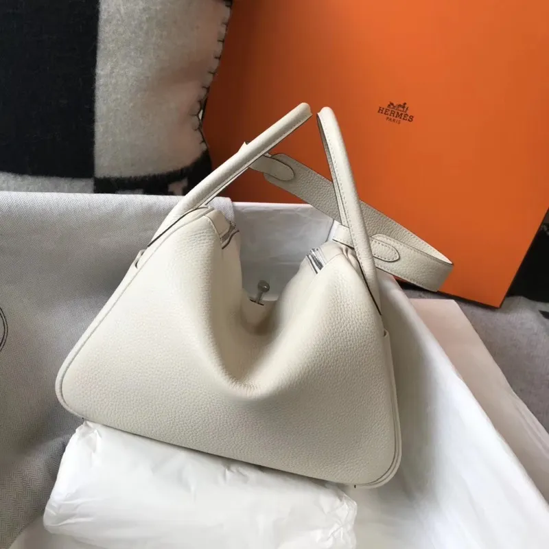 Hermes Lindy 26cm Taška v bílé kůži Clemence s PHW