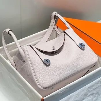 Hermes Lindy 30cm Taška v jemně růžové kůži Clemence s PHW