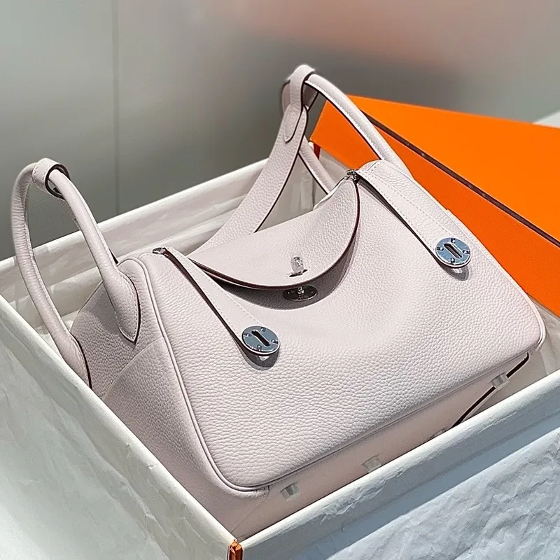 Hermes Lindy 30cm Taška v jemně růžové kůži Clemence s PHW
