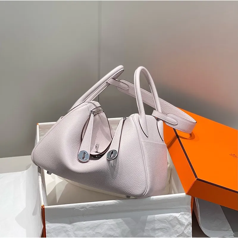 Hermes Lindy 30cm Taška v jemně růžové kůži Clemence s PHW
