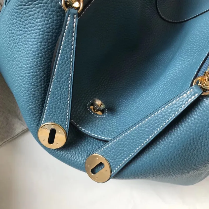 Hermes Lindy 30cm Taška v kůži Clemence v modré džínové barvě