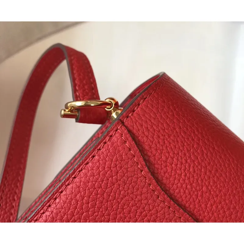 Hermes Mini Sac Roulis 18cm Taška v červené Evercolor telecí kůži