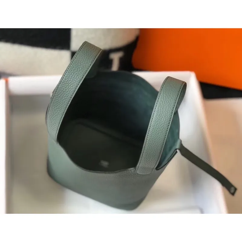 Hermes Picotin Lock 18 Taška v kůži Clemence v odstínu Vert Amande