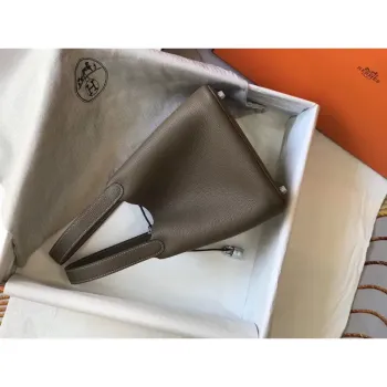 Hermes Picotin Lock 18 Taška v taupe kůži Clemence