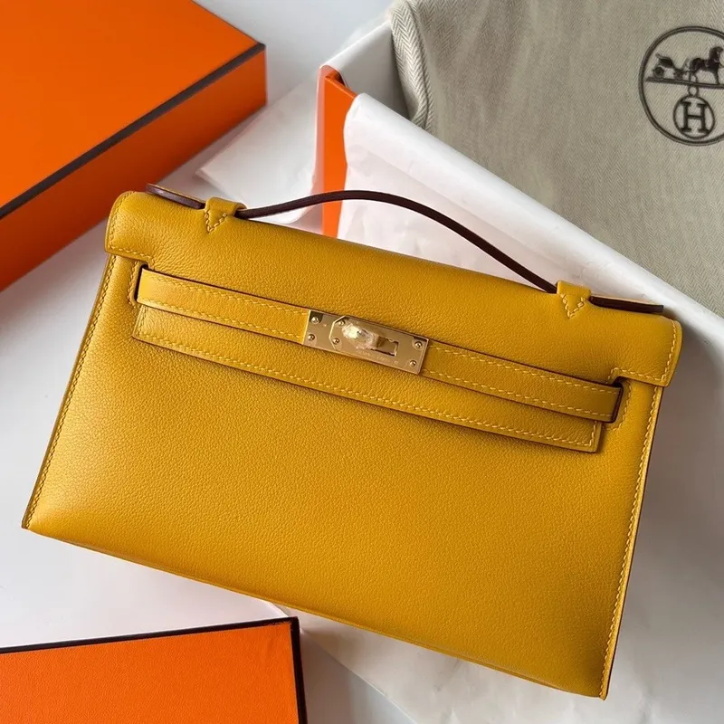 Kelly Pochette Ručně Vyrobená Taška V Jaune Ambre Swift Telecí Kůži
