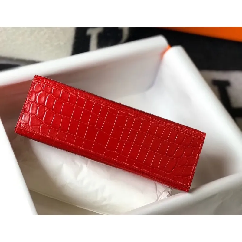 Kelly Pochette taška v červené embosované krokodýlí kůži