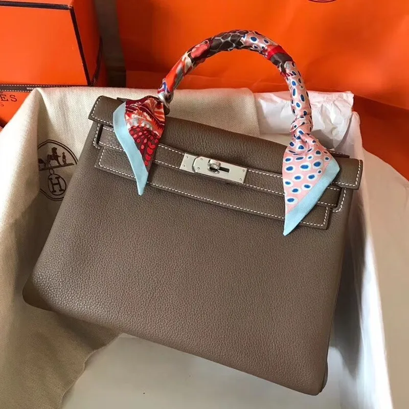Hermes Taupe Clemence Kelly 28cm Ručně vyráběná taška