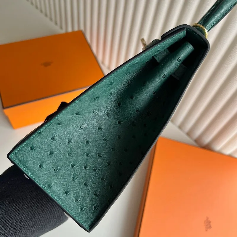 Kelly Sellier 25 Ručně vyráběná taška z malachitové pštrosí kůže