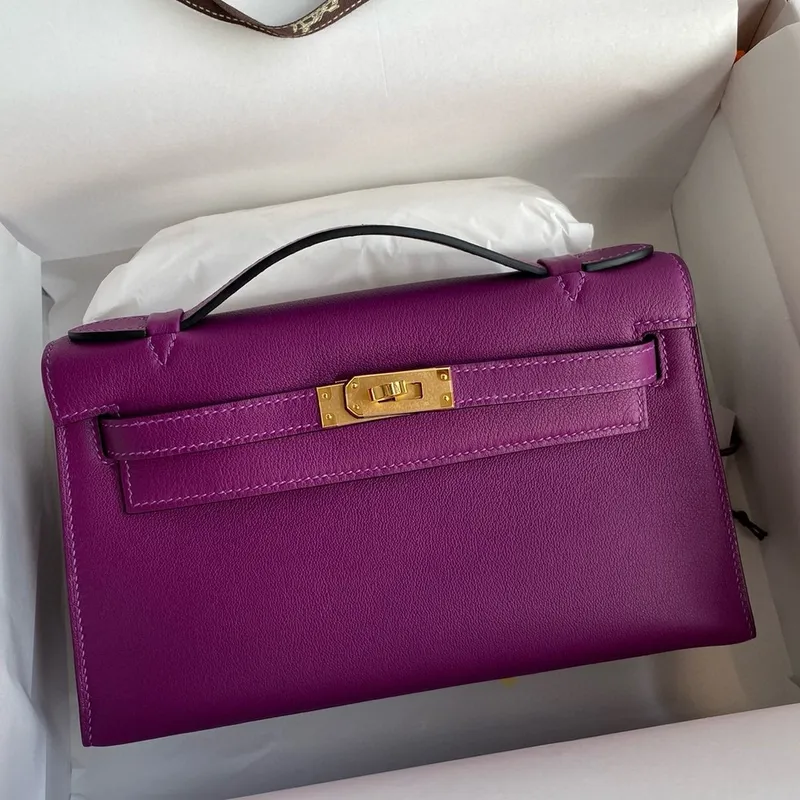 Kelly Pochette Ručně Vyrobená Taška V Anemone Swift Telecí Kůži