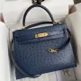 Hermes Blue Iris Pštrosí Kelly 28cm Ručně vyráběná taška