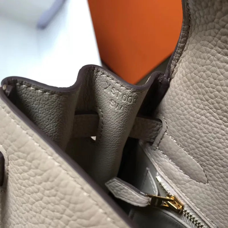 Kelly 28cm Retourne Taška v kůži Argile Clemence