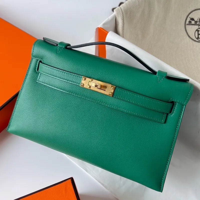 Kelly Pochette Ručně Vyrobená Taška V Zelené Vertigo Swift Telecí Kůže