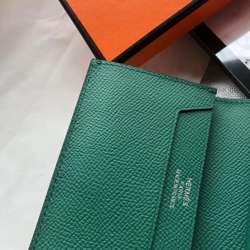 Hermes Bearn Mini Peněženka v barvě Vert Vertigo z Epsom kůže