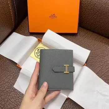 Hermes Bearn Kompaktní Peněženka v Barvě Vert Amande z Epsom Kůže