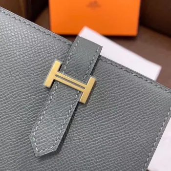 Hermes Bearn Kompaktní Peněženka v Barvě Vert Amande z Epsom Kůže