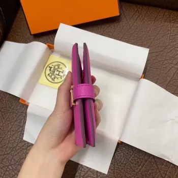 Hermes Bearn Kompaktní Peněženka v Magnolia Epsom Kůži