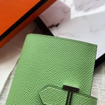 Hermes Bearn Mini Peněženka v barvě Vert Criquet z Epsom kůže