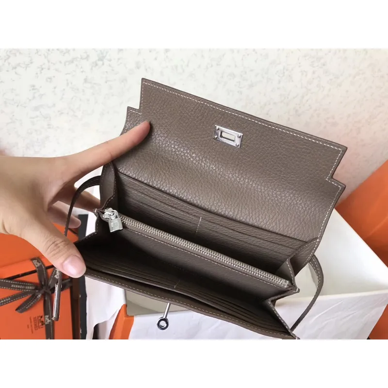 Kelly Classic Dlouhá Peněženka v Kůže Clemence Etoupe